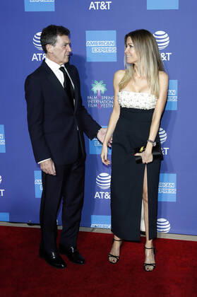 Antonio Banderas mit Lebenspartnerin Nicole Kimpel bei der 31. Palm Springs International Film Festival Film Awards Gala im Palm Springs Convention Center. Palm Springs, 02.01.2020