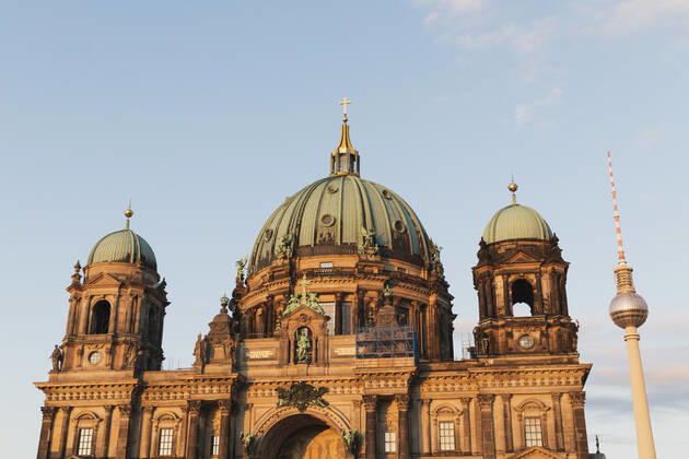 Germany, Berlin, Facade of Berlin Cathedral with Berlin TV Tower in background GWF06219