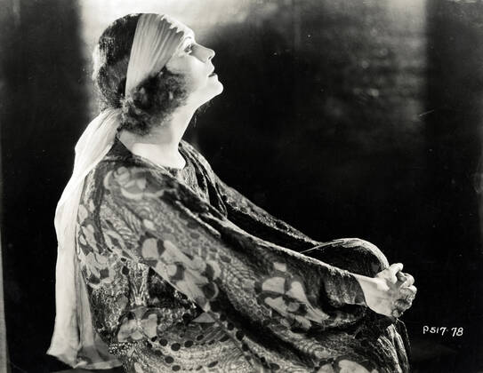 NEGRI Pola Pola NEGRI (1884-1987). Credit : Collection KHARBINE-TAPABOR.