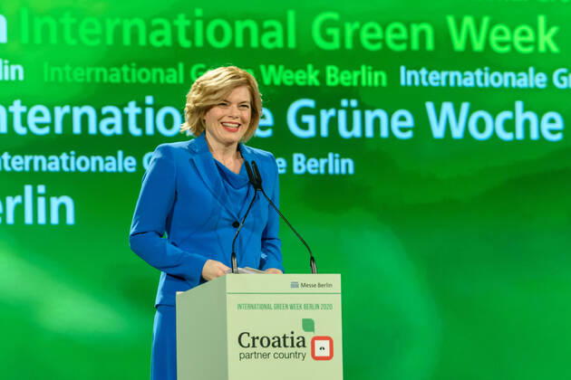 Bilder des Jahres 2020, News 01 Januar News Themen der Woche KW03 Bundeslandwirtschaftsministerin Julia Klöckner (CDU spricht anlässlich der Eröffnung der 85 Internationale Grüne Woche Berlin. Federal Minister of Agriculture Julia Klöckner (CDU speaks on the occasion of the opening of the 85th International Green Week Berlin. snapshot-photography F.Boillot