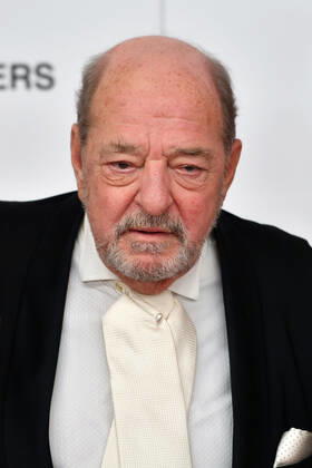 Ralph SIEGEL (Komponist), Einzelbild,angeschnittenes Einzelmotiv,Portraet,Portrait,Porträt 47.Deutscher Filmball-Roter Teppich,Red Carpet,am 18.01.2020. H o t e l B a y e r i s c h e r H o f, M u e n c h e n.