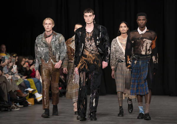 Bilder des Jahres 2020, Entertainment 01 Januar Entertainment Bilder des Tages Copenhagen Fashion Week AW 2020. Designers Nest show i lokomotivvaerkstedet tirsdag den 28. januar 2020. Vinder af aarets pris Milka Seppänen. , Copenhagen Denmark