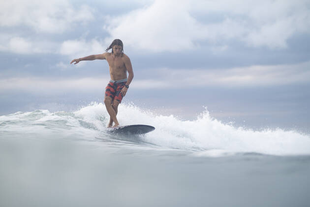 IMAGO Creative: Sommer Sport - Strand Surfing the sunrise in Costa Rica Jaco, Puntarenas Province, Costa Rica CR_AGMU191217-262222-01