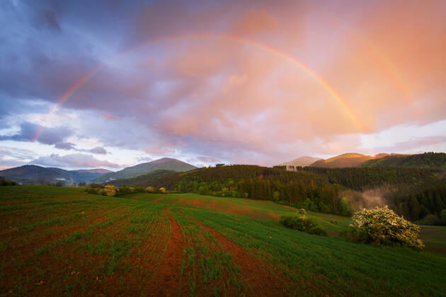 IMAGO Creative: Ende des Sommers Rural landscape of Turiec region at the foothills of Velka Fatra. TurÄianske Jaseno, Å½ilina Region, Slovakia CR_GOCY200110E-280729-01