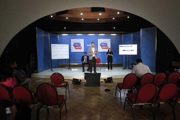 Santiago, 3 February 2020 The Minister of Social Development and the Family, Sebastian Sichel, together with the director of Senama, Pablo Pizarro, present the figures that leave the elderly as part of the 16 2 of the national population, they also give figures on dependency, health, quality of life and how the benefits are progressing to increase their income and decrease their expenses Jonnathan Oyarzu Copyright: JONNATHANxOYARZUN ATONxCHILE