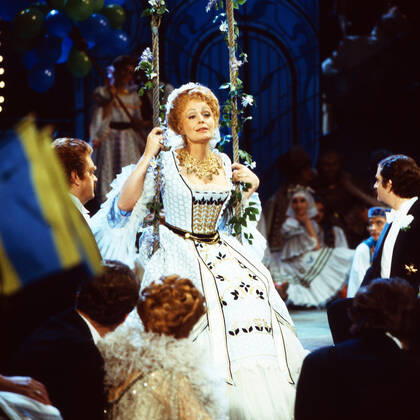 Gwyneth Jones, 85. Geburtstag am 7. November Aufzeichnung der Aufführung der Operette Die lustige Witwe von Franz Lehar in der Deutschen Oper Berlin, Deutschland 1979. Grimm 1126. Mitwirkende: Gwyneth Jones Nur redaktionelle Nutzung. Editorial usage only. Copyright: ArthurxGrimm UnitedArchives82006262
