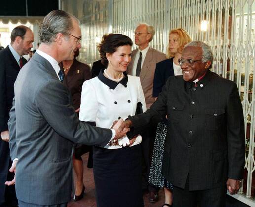 CAPE TOWN 19FEB 1997 The Swedish royal couple, Queen Silva, King Carl XVI Gustaf, visited the former Archbishop Desmond Tutu on Wednesday morning, chair of the South African Truth Commission in Cape Town KAPSTADEN SOUTH AFRICA SOUTH AFRICA x1030x,  Copyright: xJonasxEkströmerx STATSBESÖK SYDAFRIKA