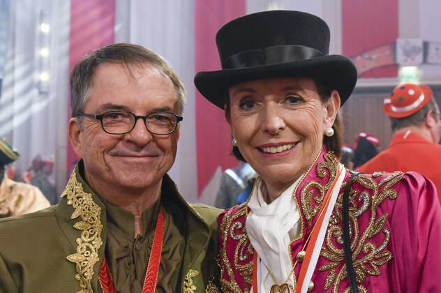 Henriette Reker mit Ehemann Perry Somers bei der 2. Aufzeichnung der ARD-Fernsehsitzung im Gürzenich. Köln, 14.02.2020