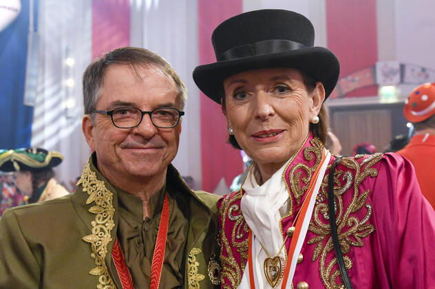 Henriette Reker mit Ehemann Perry Somers bei der 2. Aufzeichnung der ARD-Fernsehsitzung im Gürzenich. Köln, 14.02.2020