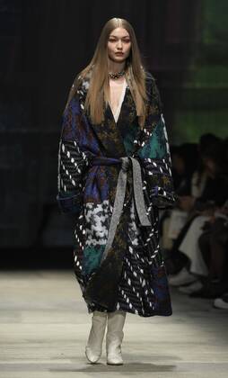 Milan, Italy MFW MISSONI photocall and show MILAN FASHION WEEK woman Fall-Winter 2020-21 In the photo: Bella Hadid MISSONI show Copyright: xNickxZonnax xIPAx xNickxZonnax