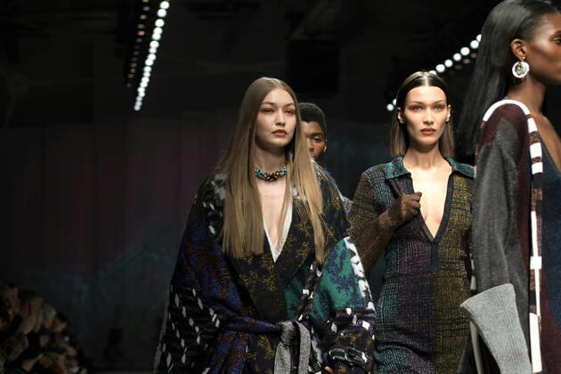 Milan, Italy MFW MISSONI photocall and show MILAN FASHION WEEK woman Fall-Winter 2020-21 In the photo: Bella and Gigi Hadid MISSONI show  Copyright: xNickxZonnax xIPAx xNickxZonnax