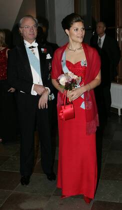Crown Princess Victoria and King Carl XVI Gustaf Attendance at the Royal Musical Academys Feast Meeting with Subsequent Dinner, Musical Academy, Grand Hôtel 2006 11 27 c Charles Hammarsten IBL Stockholm Sweden Royal House Sweden x2492x, Copyright: xTTxImagex xIBLx TT NYHETSBYRÅN