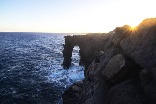 Holei lava sea arch, Hawaii Volcanoes National Park, UNESCO World Heritage Site, Big Island, Hawaii, United States of America, North America Copyright: ChristianxKober 733-8897