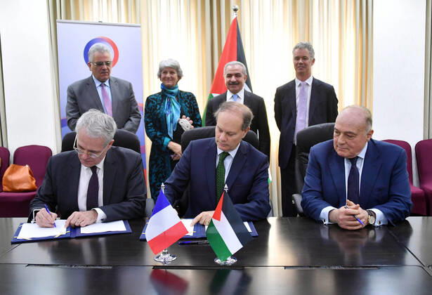 2020 Bilder des Jahres, News 02 Februar News Themen der Woche KW09 News Bilder des Tages February 27, 2020, Ramallah, West Bank, Palestinian Territory: Palestinian Prime Minister Mohammad Ishtayeh, attends 3 support agreements from Ireland and France for the water sector in Gaza City and the West Bank, in the West Bank city of Ramallah, on February 27, 2020 Ramallah Palestinian Territory - ZUMAap3_ 20200227_zaf_ap3_088 Copyright: xPrimexMinisterxOfficex