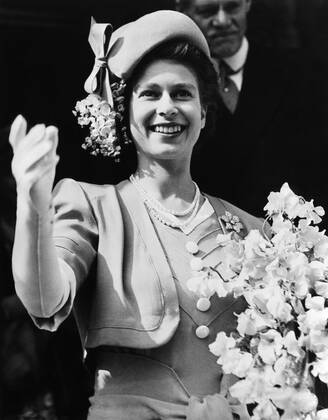 British Royalty. Future Queen of England Princess Elizabeth, Buckingham Palace, London, England, October, 1947. Courtesy Everett Collection PUBLICATIONXNOTxINxCANxCHNxFRAxITAxJPNxNORxPOLxRUSxESPxUKxUSA Copyright: xCourtesyxEverettxCollectionx PBDQUEL EC120