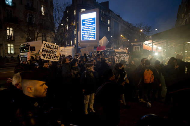 Paris, Proteste vor der Verleihung des französischen Filmpreises Cesar Manifestation de groupe feministes devant la salle Pleyel avant la 45e Ceremonie des Cesar NEWS : 45e Ceremonie des Cesar 2020 - Paris - 28 02 2020 JBAutissier Panoramic 
