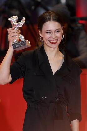 Paula Beer bei der Closing Ceremony mit Preisverleihung auf der Berlinale 2020 70. Internationale Filmfestspiele Berlin im Berlinale Palast. Berlin, 29.02.2020