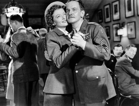 OSCARS. Bester Hauptdarsteller. PreistrÃ¤ger 1941-1950 THE BEST YEARS OF OUR LIVES, from left, Myrna Loy, Fredric March, 1946 Courtesy Everett Collection PUBLICATIONXNOTxINxCANxCHNxFRAxITAxJPNxNORxPOLxRUSxESPxUKxUSA Copyright: xCourtesyxEverettxCollectionx MBDBEYE EC078