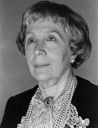 THE CHALK GARDEN, Edith Evans, 1962 Jerry Tavin Everett Collection PUBLICATIONXNOTxINxCANxCHNxFRAxITAxJPNxNORxPOLxRUSxESPxUKxUSA Copyright: xJerryxTavin EverettxCollectionx MBDCHGA EC006