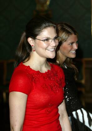 Crown Princess Victoria and Princess Madeleine Representation of the Young Scientist Association SIYSS, Stockholm Castle 2004 12 06 c Charles Hammarsten IBL royal house Sweden x2492x, Copyright: xCharlesxHammarsten TTx