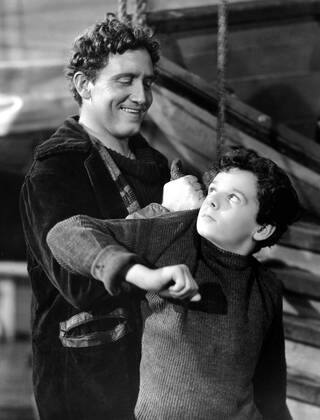 OSCARS. Bester Hauptdarsteller. PreistrÃ¤ger 1931-1940 CAPTAINS COURAGEOUS, Spencer Tracy, Freddie Bartholomew, 1937 Courtesy Everett Collection PUBLICATIONXNOTxINxCANxCHNxFRAxITAxJPNxNORxPOLxRUSxESPxUKxUSA Copyright: xCourtesyxEverettxCollectionx MBDCACO EC015