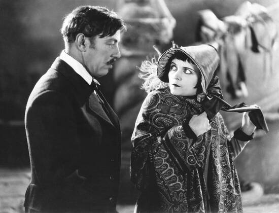 FLOWER OF NIGHT, from left, Warner Oland, Pola Negri, 1925 Courtesy Everett Collection PUBLICATIONXNOTxINxCANxCHNxFRAxITAxJPNxNORxPOLxRUSxESPxUKxUSA Copyright: xCourtesyxEverettxCollectionx MBDFLOF EC089
