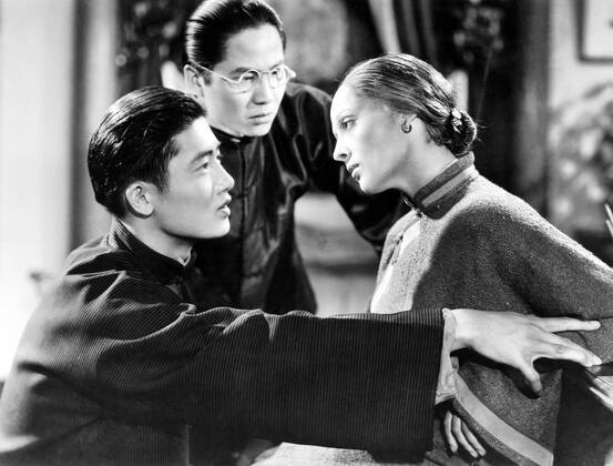 OSCARS. Beste Hauptdarstellerin. PreistrÃ¤gerinnen 1931-1940 THE GOOD EARTH, from left: Roland Lui, Keye Luke, Luise Rainer, 1937 Courtesy Everett Collection PUBLICATIONXNOTxINxCANxCHNxFRAxITAxJPNxNORxPOLxRUSxESPxUKxUSA Copyright: xCourtesyxEverettxCollectionx MBDGOEA EC038