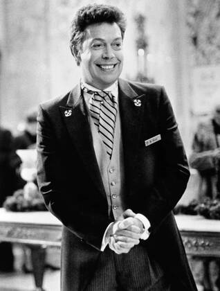 HOME ALONE 2, (aka HOME ALONE 2: LOST IN NEW YORK), Tim Curry, 1992, TM & Copyright Ã‚Â©20th Century Fox Film Corp. All rights reserved. Â©20thCentFox Courtesy Everett Collection PUBLICATIONXNOTxINxCANxCHNxFRAxITAxJPNxNORxPOLxRUSxESPxUKxUSA Copyright: x20thCentFox CourtesyxEverettxCollectionx MBDHOAL FE006