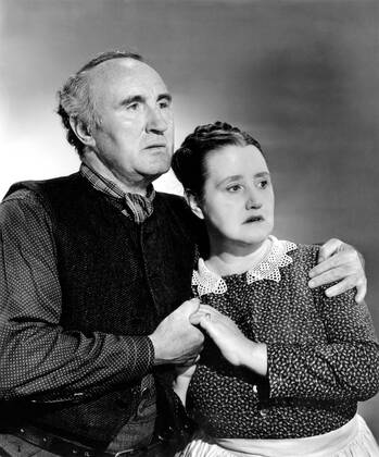 OSCARS. Bester Nebendarsteller. PreistrÃ¤ger 1941-1950 HOW GREEN WAS MY VALLEY, from left, Donald Crisp, Sara Allgood, 1941, Ã‚Â©20th Century-Fox Film Corporation, TM & Copyright courtesy Everett Collection Â©20thCentFox Courtesy Everett Collection PUBLICATIONXNOTxINxCANxCHNxFRAxITAxJPNxNORxPOLxRUSxESPxUKxUSA Copyright: x20thCentFox CourtesyxEverettxCollectionx MBDHOGR FE045