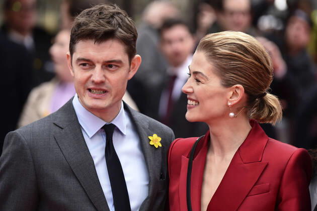 Bilder des Jahres 2020, Entertainment 03 März Entertainment Themen der Woche KW10 Entertainment Bilder des Tages Sam Riley und Rosamund Pike bei der Premiere des Kinofilms Radioactive Marie Curie - Elemente des Lebens im Curzon Mayfair. London, 08.03.2020