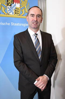 Hubert Aiwanger bei der Pressekonferenz zur Kabinettssitzung zum Thema Coronavirus-Infektion und die Auswirkungen auf die bayerische Wirtschaft in der Staatskanzlei. München, 10.03.2020