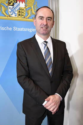 Hubert Aiwanger bei der Pressekonferenz zur Kabinettssitzung zum Thema Coronavirus-Infektion und die Auswirkungen auf die bayerische Wirtschaft in der Staatskanzlei. München, 10.03.2020