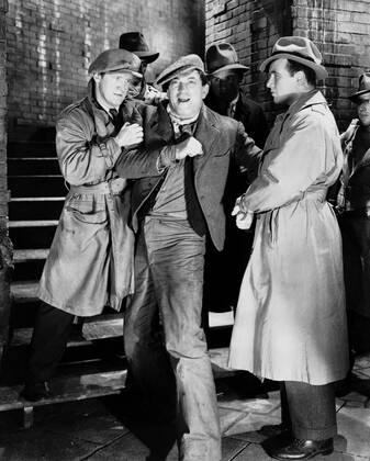 OSCARS. Bester Hauptdarsteller. PreistrÃ¤ger 1931-1940 THE INFORMER, front from left: Joe Sawyer, Victor McLaglen, Preston Foster, 1935 Courtesy Everett Collection !ACHTUNG AUFNAHMEDATUM GESCHÃ„TZT! PUBLICATIONXNOTxINxCANxCHNxFRAxITAxJPNxNORxPOLxRUSxESPxUKxUSA Copyright: xCourtesyxEverettxCollectionx MCDINFO EC026