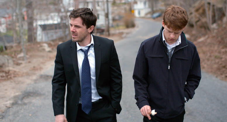 OSCARS. Bester Hauptdarsteller. PreistrÃ¤ger 2011-2020 MANCHESTER BY THE SEA, l-r: Casey Affleck, Lucas Hedges, 2016. ph: Claire Folger Roadside Attractions courtesy Everett Collection Roadside Attractions Courtesy Everett Collection !ACHTUNG AUFNAHMEDATUM GESCHÃ„TZT! PUBLICATIONXNOTxINxCANxCHNxFRAxITAxJPNxNORxPOLxRUSxESPxUKxUSA Copyright: xRoadsidexAttractions CourtesyxEverettxCollectionx MCDMABY EC021