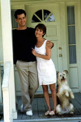 THE BURBS, Tom Hanks, Carrie Fisher, 1989 Courtesy Everett Collection !ACHTUNG AUFNAHMEDATUM GESCHÃ„TZT! PUBLICATIONXNOTxINxCANxCHNxFRAxITAxJPNxNORxPOLxRUSxESPxUKxUSA Copyright: xCourtesyxEverettxCollectionx MSDBURB EC004