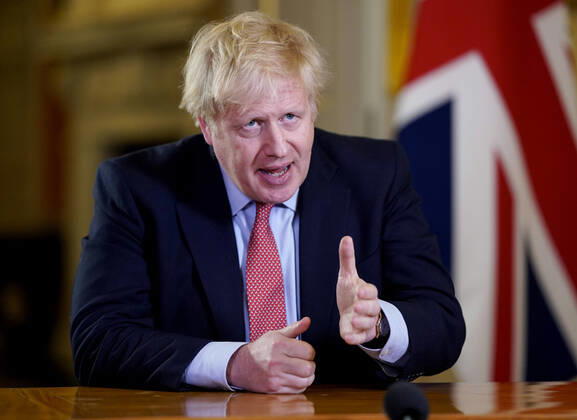 Bilder des Jahres 2020, News 03 März News Themen der Woche KW13 News Bilder des Tages (200323) -- LONDON, March 23, 2020 (Xinhua) -- British Prime Minister Boris Johnson addresses the nation at 10 Downing Street in London, Britain, on March 23, 2020. British Prime Minister Boris Johnson announced Monday evening a series of measures that aim to restrict social contact in the UK, so as to curb the spread of COVID-19. (Andrew Parsons No 10 Downing Street Handout via Xinhua) (EDITORIAL USE ONLY) BRITAIN-LONDON-PM-COVID-19-ADDRESS 