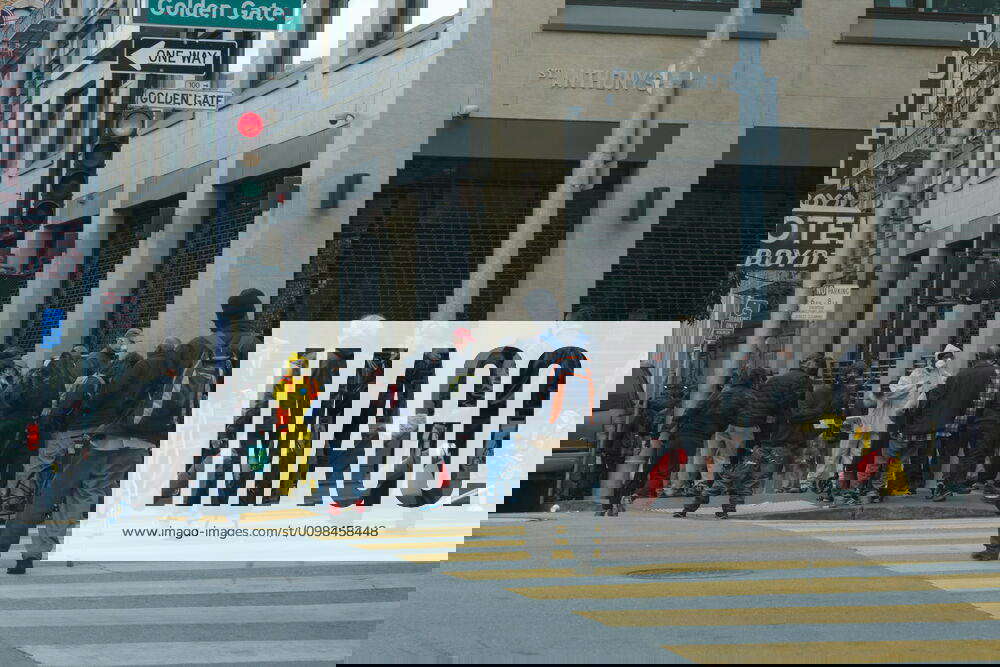 March 24 San Francisco California Usa San Franciscos Homeless Line Up Outside Of St Anth