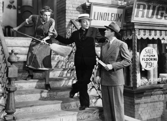 OSCARS. Bester Hauptdarsteller. PreistrÃ¤ger 1941-1950 GOING MY WAY, from left, Eily Malyon, Bing Crosby, James Brown, (aka James L. Brown), 1944 Courtesy Everett Collection !ACHTUNG AUFNAHMEDATUM GESCHÃ„TZT! PUBLICATIONXNOTxINxCANxCHNxFRAxITAxJPNxNORxPOLxRUSxESPxUKxUSA Copyright: xCourtesyxEverettxCollectionx MBDGOMY EC042