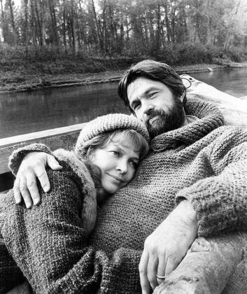 SILENCE OF THE NORTH, from left: Ellen Burstyn, Tom Skerritt, 1981. Universal courtesy Everett Collection Universal Courtesy Everett Collection !ACHTUNG AUFNAHMEDATUM GESCHÃ„TZT! PUBLICATIONXNOTxINxCANxCHNxFRAxITAxJPNxNORxPOLxRUSxESPxUKxUSA Copyright: xUniversal CourtesyxEverettxCollectionx MBDSIOF EC208