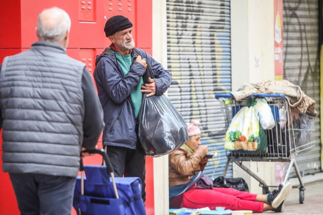 April 1, 2020: April 1, 2020 (Malaga) Homeless and homeless people are increasingly seen on the streets of Malaga on the occasion of the Coronavirus - ZUMAc161 20200401_zap_c161_018 Copyright: xLorenzoxCarnerox