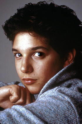 THE KARATE KID, Ralph Macchio, 1984. Columbia Pictures courtesy Everett Collection Columbia Pictures Courtesy Everett Collection !ACHTUNG AUFNAHMEDATUM GESCHÃ„TZT! PUBLICATIONXNOTxINxCANxCHNxFRAxITAxJPNxNORxPOLxRUSxESPxUKxUSA Copyright: xColumbiaxPictures CourtesyxEverettxCollectionx MSDKAKI EC056
