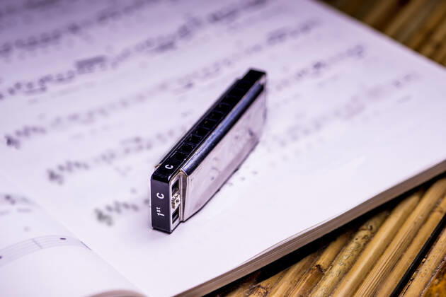 Mundharmonika mit Noten