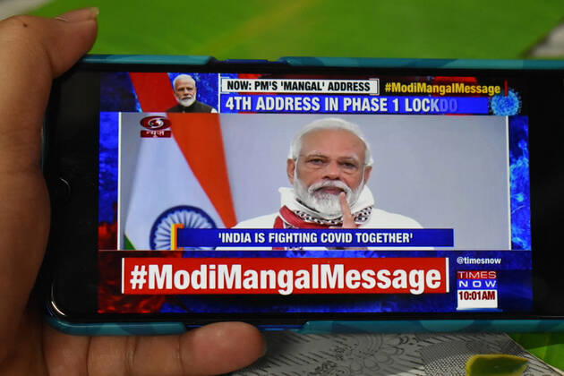 India: COVID-19 lockdown extended to May 3, 2020 People are showing Narendra Modi s Speech on their mobile in Kolkata, India. India’s Covid-19 lockdown has been extended until May 3, Prime Minister Narendra Modi said in an address to the nation. The initial 21-day lockdown was due to end on Tuesday. Modi explained that the lockdown, as well as other social distancing measures, have benefited the country despite the economic costs incurred. Kolkata West Bengal India Copyright: SudiptaxDas
