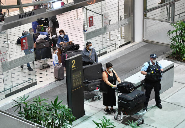PERU COVID-19 REPATRIATION FLIGHT, Australians evacuated from South America due to the coronavirus (COVID-19) are seen after landing at Brisbane International Airport in Brisbane, Tuesday, April 14, 2020. The Qantas flight from Lima, repatriated 115 passengers back to Australia. ( NO ARCHIVING, EDITORIAL USE ONLY, NO USE IN BOOKS WITHOUT CONSENT BRISBANE QLD AUSTRALIA Copyright: xDARRENxENGLANDx 47187414st