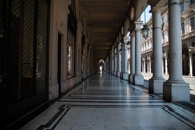 Italy: Turin lockdown 14th April 2020 A view shows Via Roma and a deserted Turin on April 14, 2020 in Italy, during the country s lockdown aimed at curbing the spread of the COVID-19 infection, caused by the novel coronavirus. Turin Piedmont Turin Italy Copyright: AlbertoxGandolfo