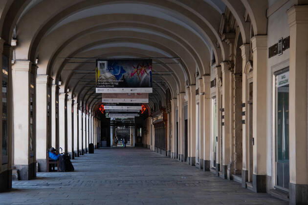 Italy: Turin lockdown 14th April 2020 An Homeless and a deserted Turin on April 14, 2020 in Italy, during the country s lockdown aimed at curbing the spread of the COVID-19 infection, caused by the novel coronavirus. Turin Piedmont Turin Italy Copyright: AlbertoxGandolfo