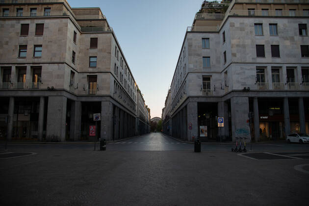 Italy: Turin lockdown 14th April 2020 A view shows Via Roma and a deserted Turin on April 14, 2020 in Italy, during the country s lockdown aimed at curbing the spread of the COVID-19 infection, caused by the novel coronavirus. Turin Piedmont Turin Italy Copyright: AlbertoxGandolfo