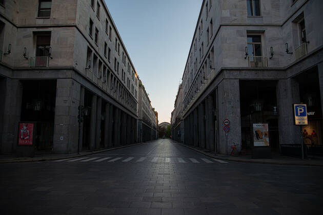 Italy: Turin lockdown 14th April 2020 A view shows Via Roma and a deserted Turin on April 14, 2020 in Italy, during the country s lockdown aimed at curbing the spread of the COVID-19 infection, caused by the novel coronavirus. Turin Piedmont Turin Italy Copyright: AlbertoxGandolfo