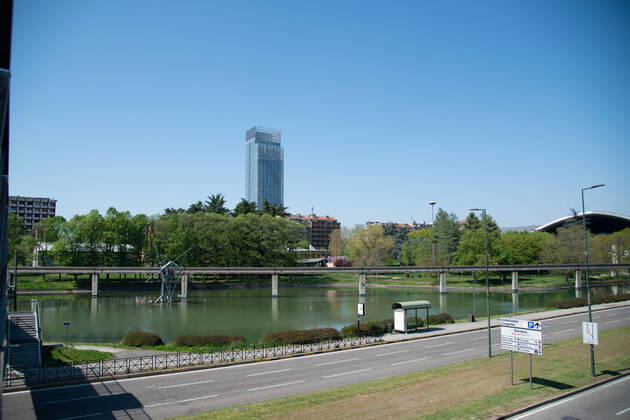 Italy: Turin lockdown 14th April 2020 A view shows Corso Unità D Italia and a deserted Turin on April 14, 2020 in Italy, during the country s lockdown aimed at curbing the spread of the COVID-19 infection, caused by the novel coronavirus. Turin Piedmont Turin Italy Copyright: AlbertoxGandolfo