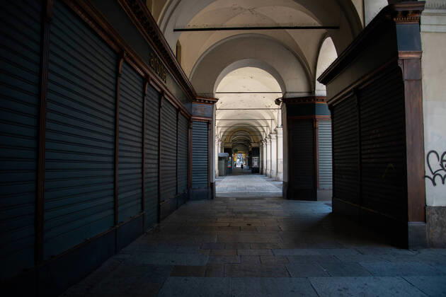 Italy: Turin lockdown 14th April 2020 A view shows Via Roma and a deserted Turin on April 14, 2020 in Italy, during the country s lockdown aimed at curbing the spread of the COVID-19 infection, caused by the novel coronavirus. Turin Piedmont Turin Italy Copyright: AlbertoxGandolfo